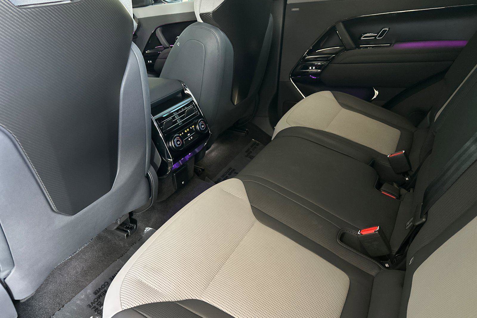 Used 2025 Land Rover Range Rover Sport SV Edition Two image 11