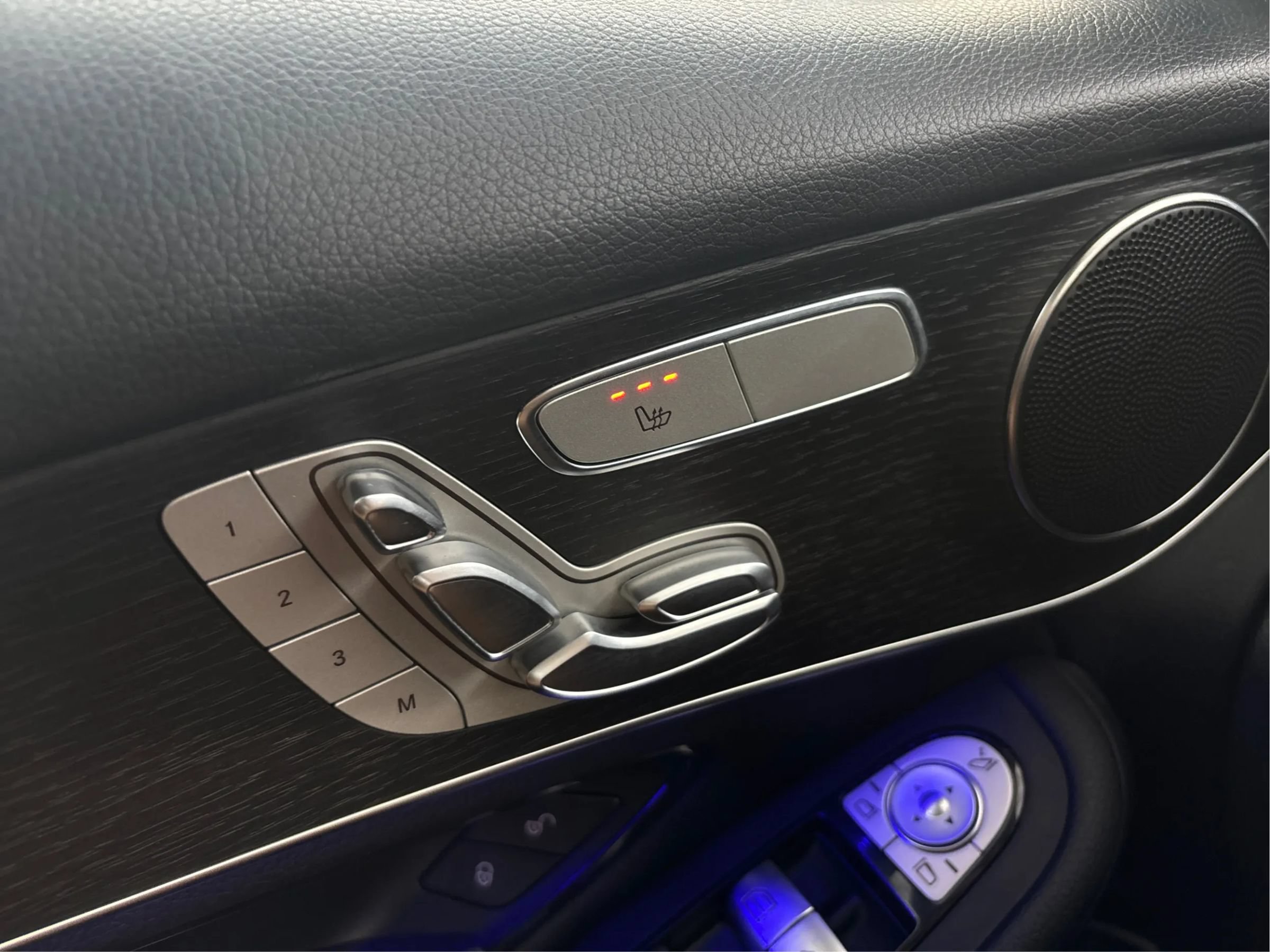 Used 2022 Mercedes-Benz GLC 300 4MATIC image 42