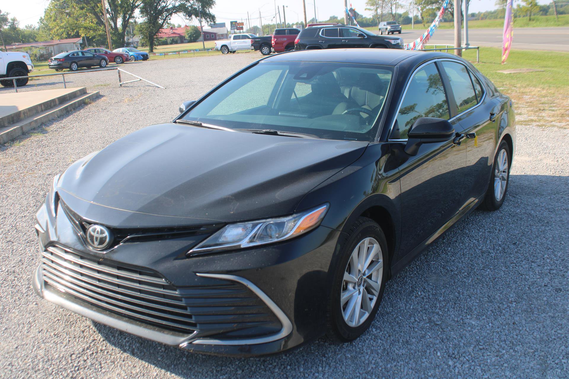 Used 2024 Toyota Camry LE image 3