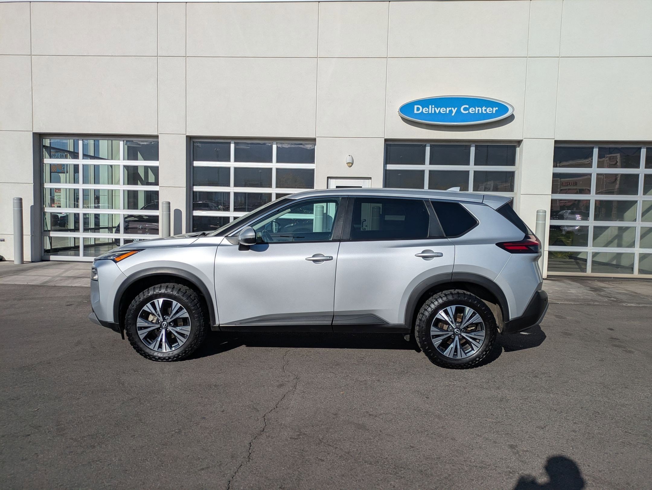 Used 2022 Nissan Rogue SV image 9