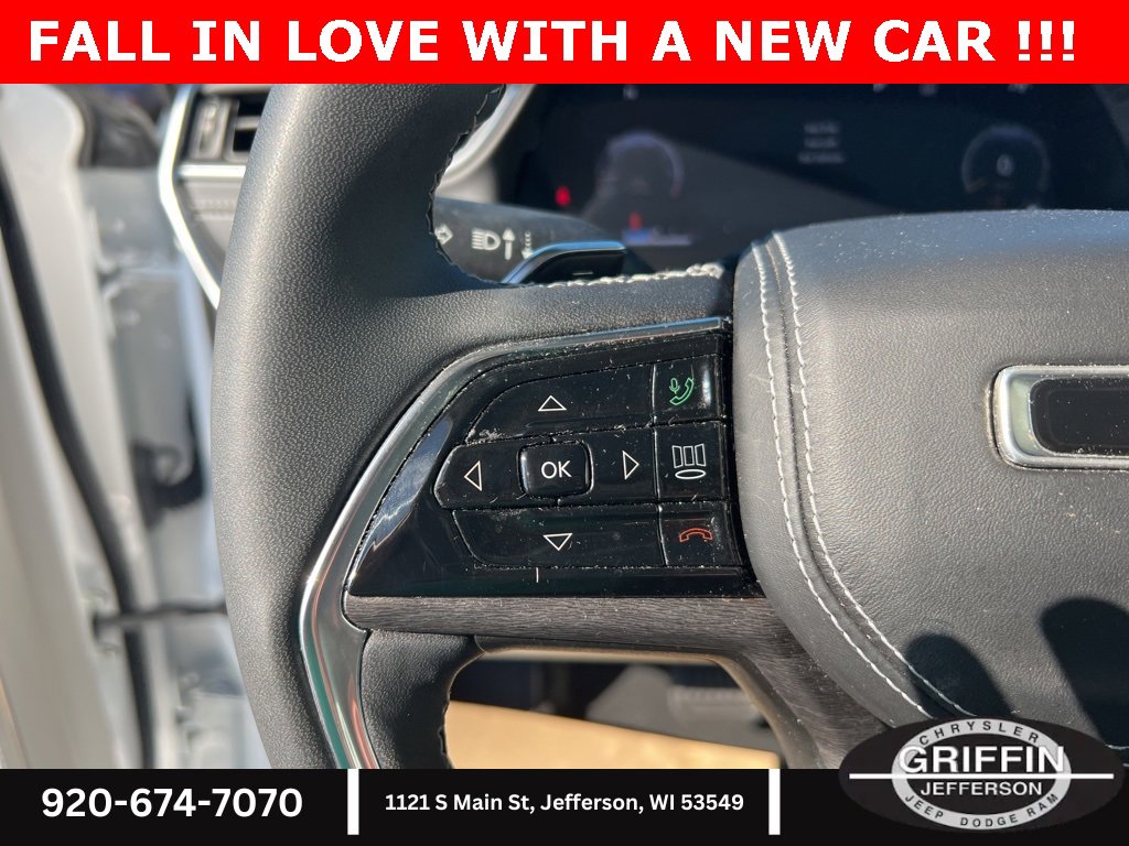 Used 2023 Jeep Grand Cherokee Overland image 20