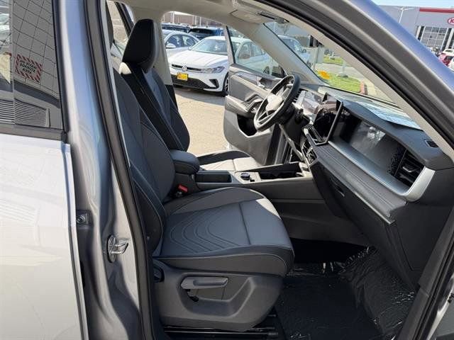 New 2026 Volkswagen Tiguan SE image 19