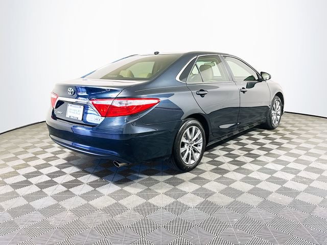 Certified 2017 Toyota Camry XLE FWD image 8