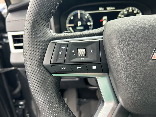 Used 2025 Mitsubishi Outlander SE AWD/4WD image 22