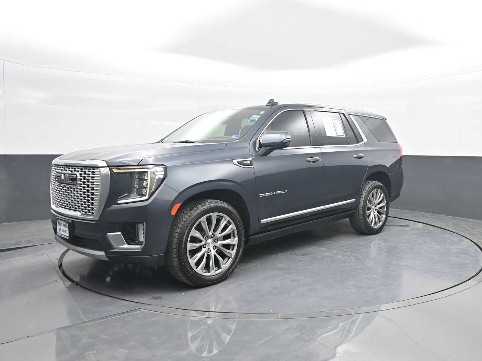Used 2021 GMC Yukon Denali w/ Denali Premium Package RWD image 4