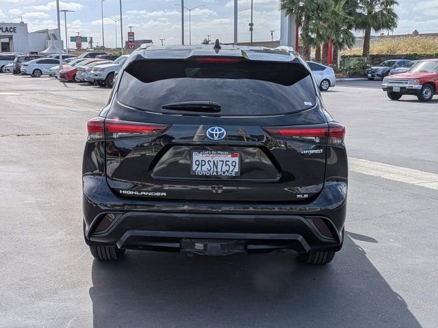Used 2024 Toyota Highlander XLE AWD/4WD image 10