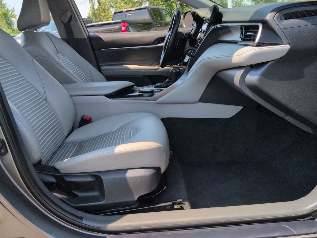 Used 2024 Toyota Camry SE FWD image 25