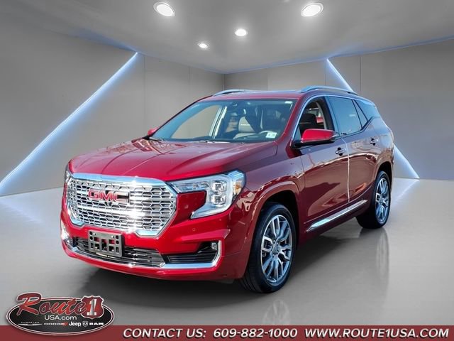 Used 2024 GMC Terrain Denali w/ Denali Premium Package image 3