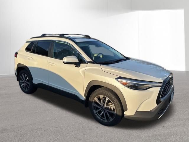 Certified 2023 Toyota Corolla Cross XLE w/ Convenience Package image 2