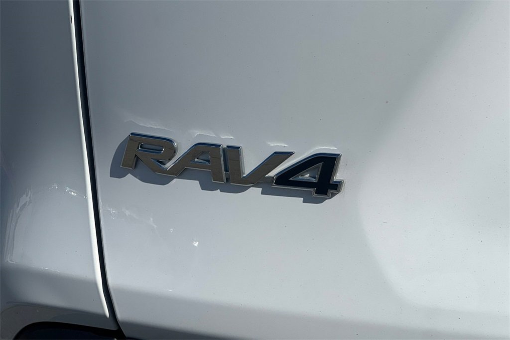 Certified 2025 Toyota RAV4 LE image 27