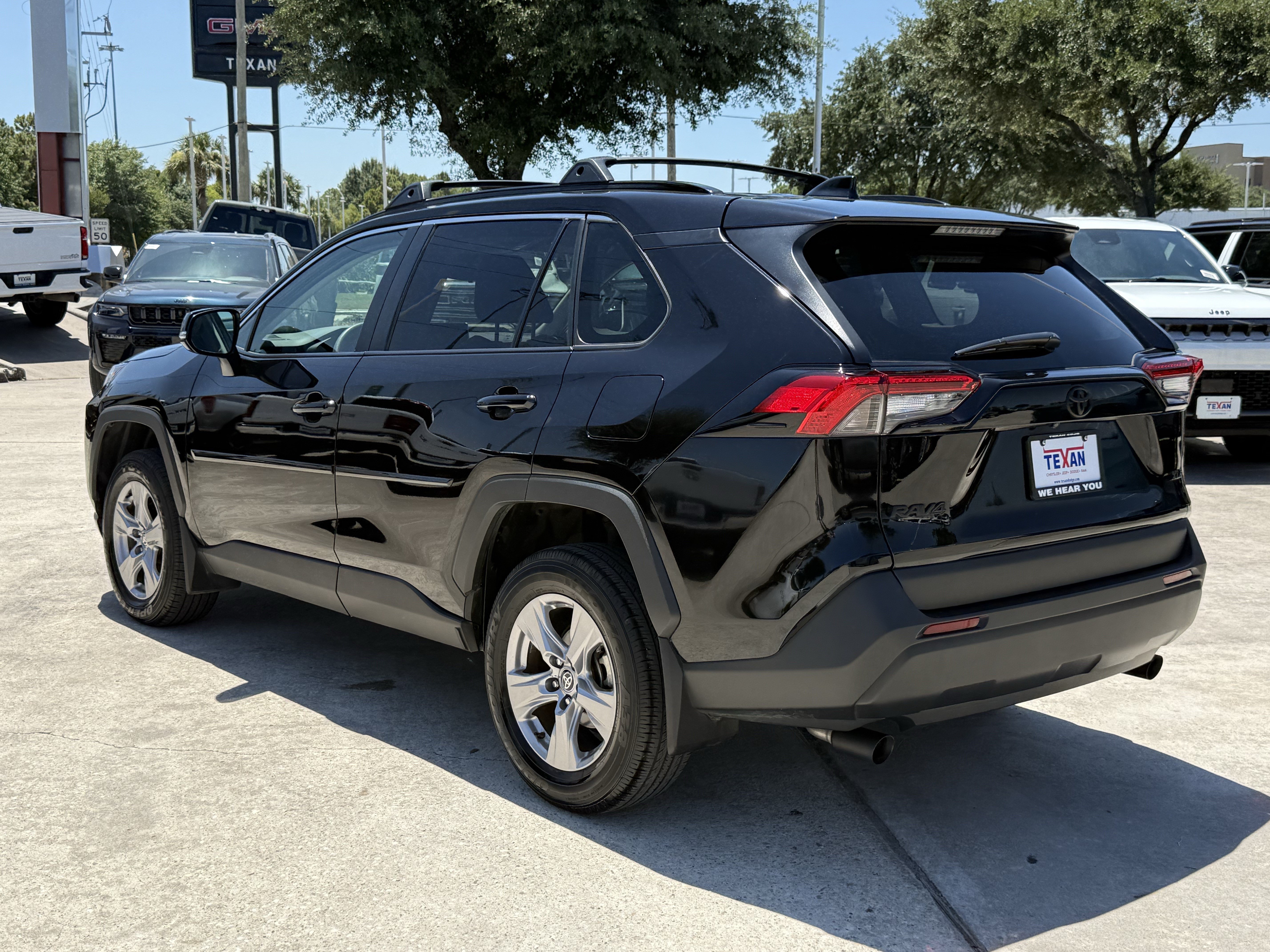 Used 2025 Toyota RAV4 XLE FWD image 7