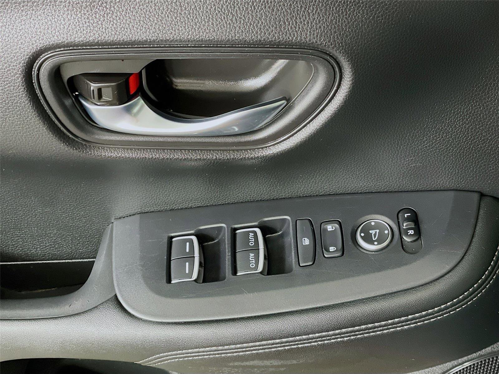 Used 2024 Honda HR-V EX-L image 22