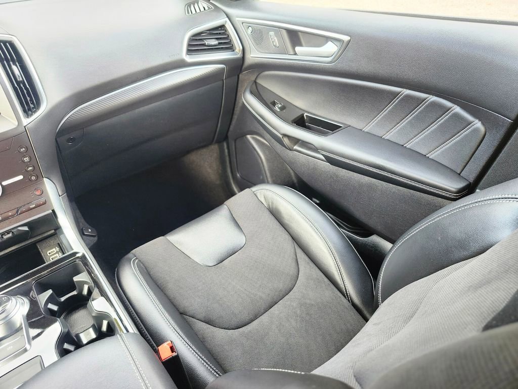 Certified 2020 Ford Edge ST w/ Cold Weather Package image 15