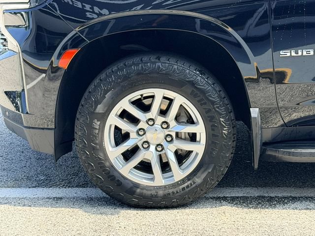 Used 2022 Chevrolet Suburban LT w/ Luxury Package AWD/4WD image 8