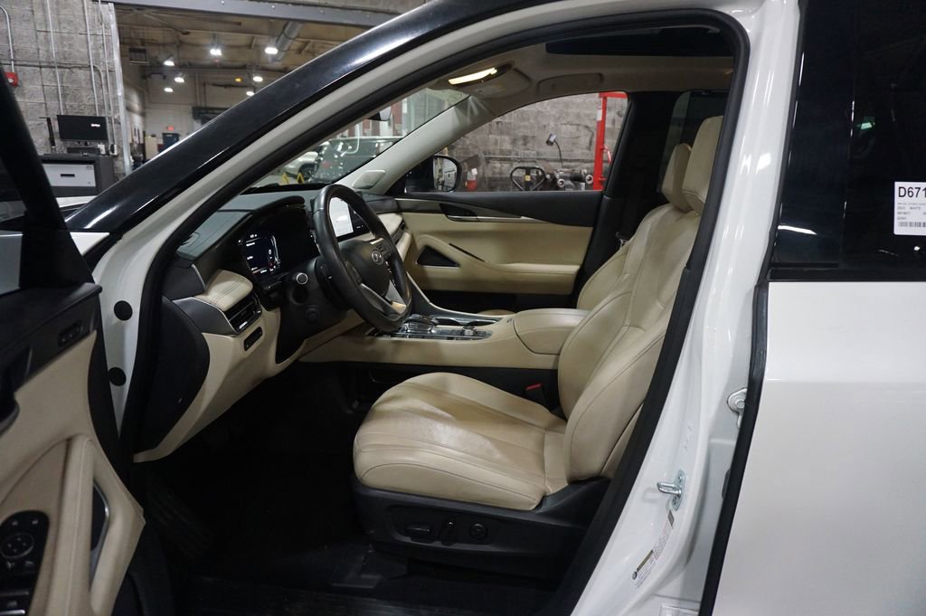 Used 2023 INFINITI QX60 Luxe w/ Performance Audio Package AWD/4WD image 2