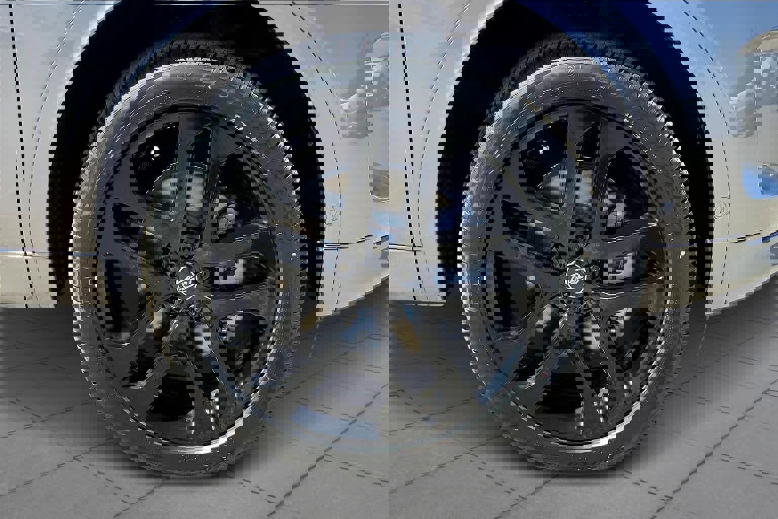 Used 2025 Land Rover Discovery Sport S image 11