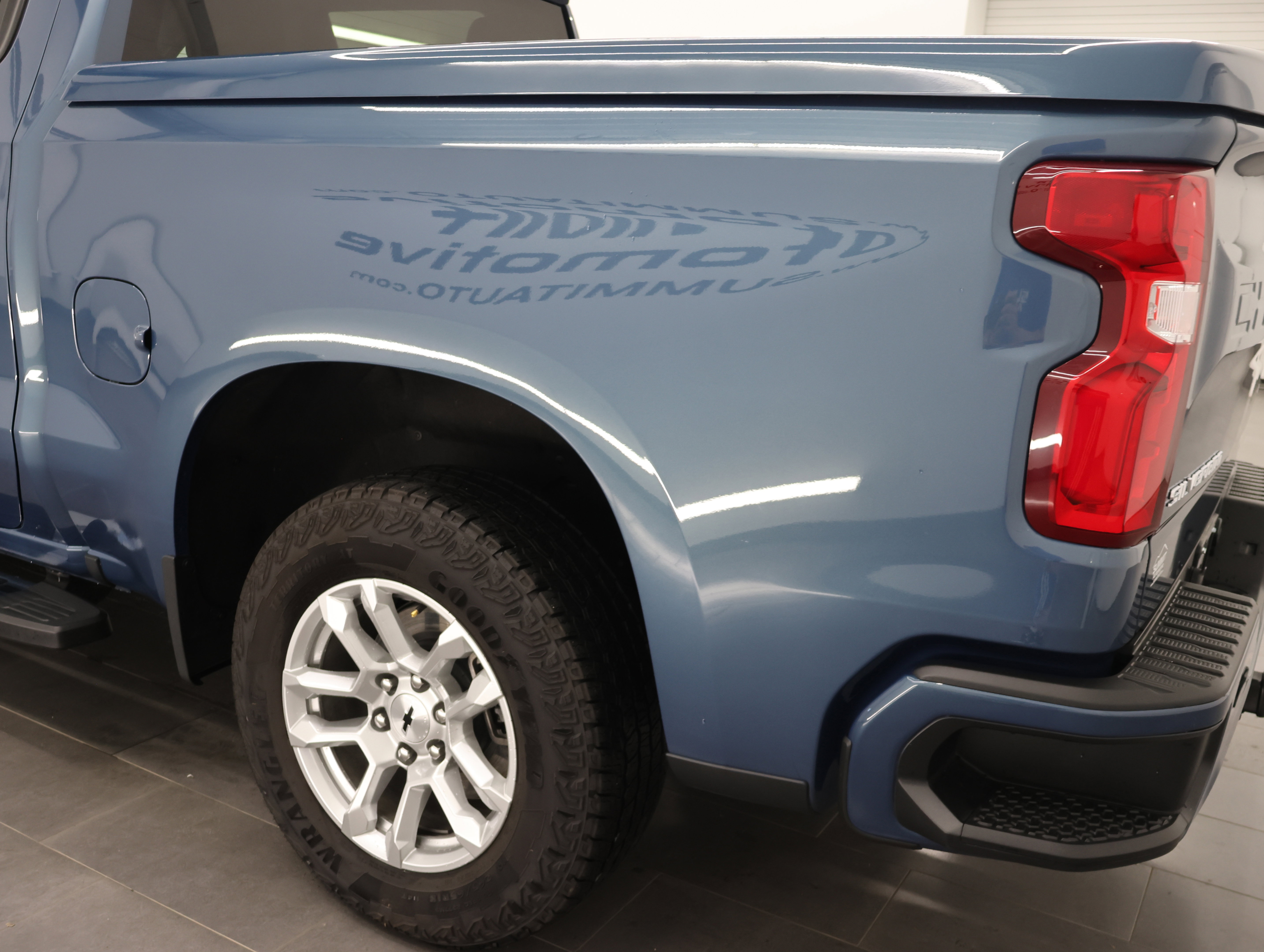 Used 2024 Chevrolet Silverado 1500 RST AWD/4WD image 31