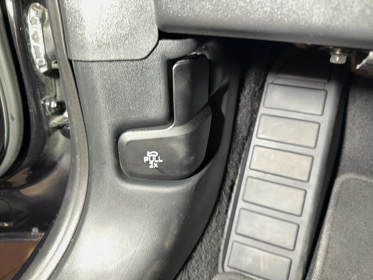 Used 2020 Ford Escape SE FWD image 20