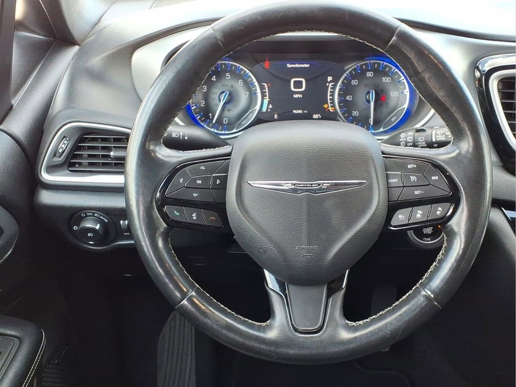 Used 2020 Chrysler Pacifica Touring-L Plus w/ Advanced Safetytec Group image 25