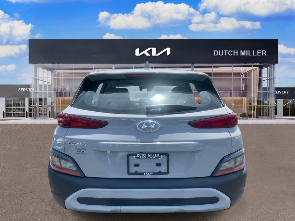 Used 2022 Hyundai Kona SE w/ Cargo Package FWD image 5