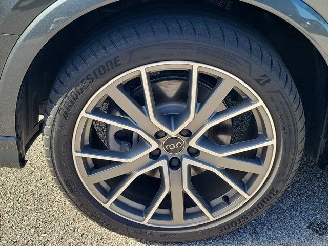 Certified 2025 Audi Q3 2.0T Premium Plus w/ Premium Plus Package image 9