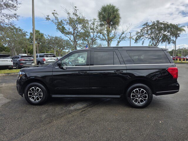 Used 2024 Ford Expedition Max XLT image 3