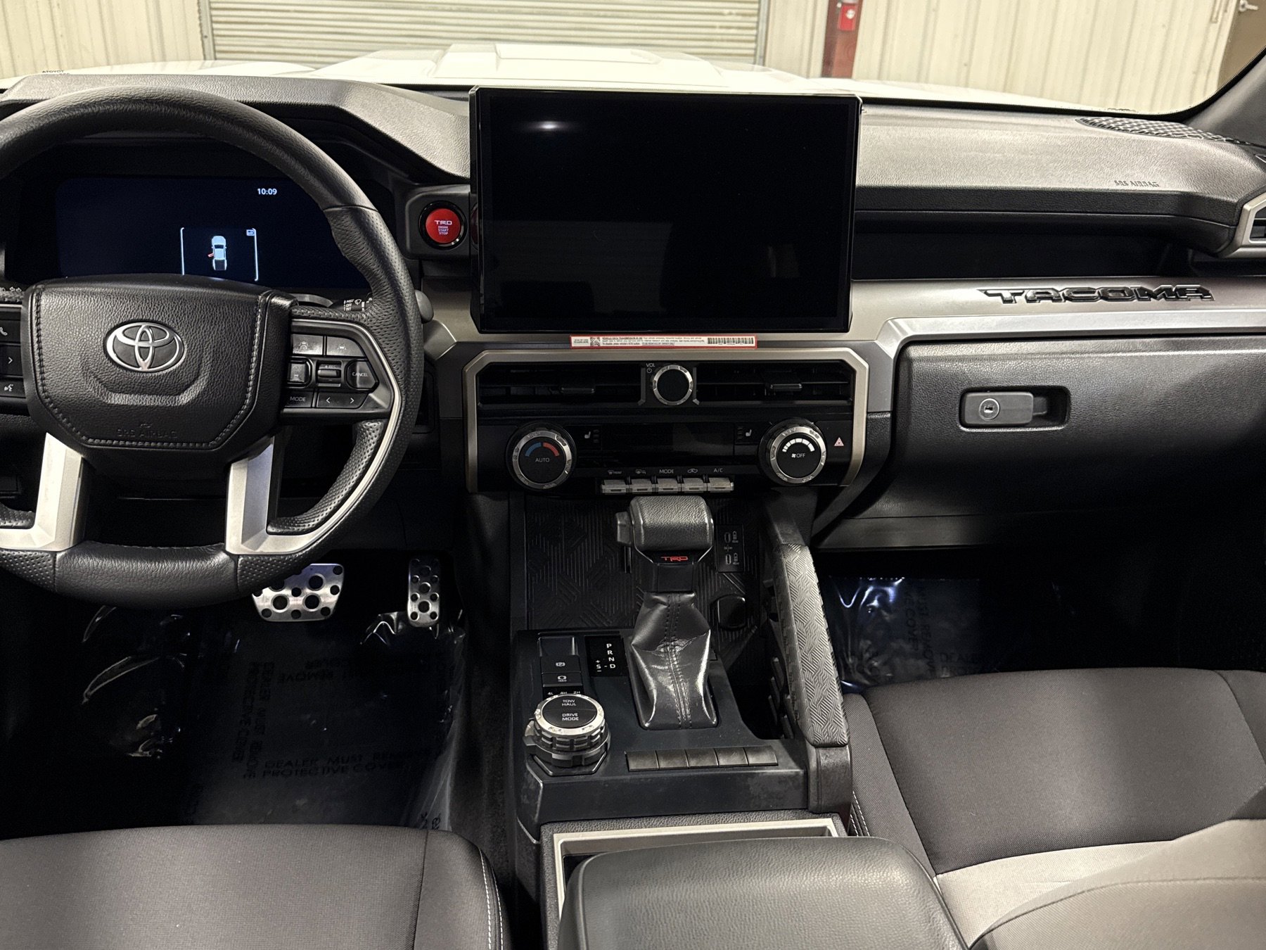 Used 2025 Toyota Tacoma SR5 image 15