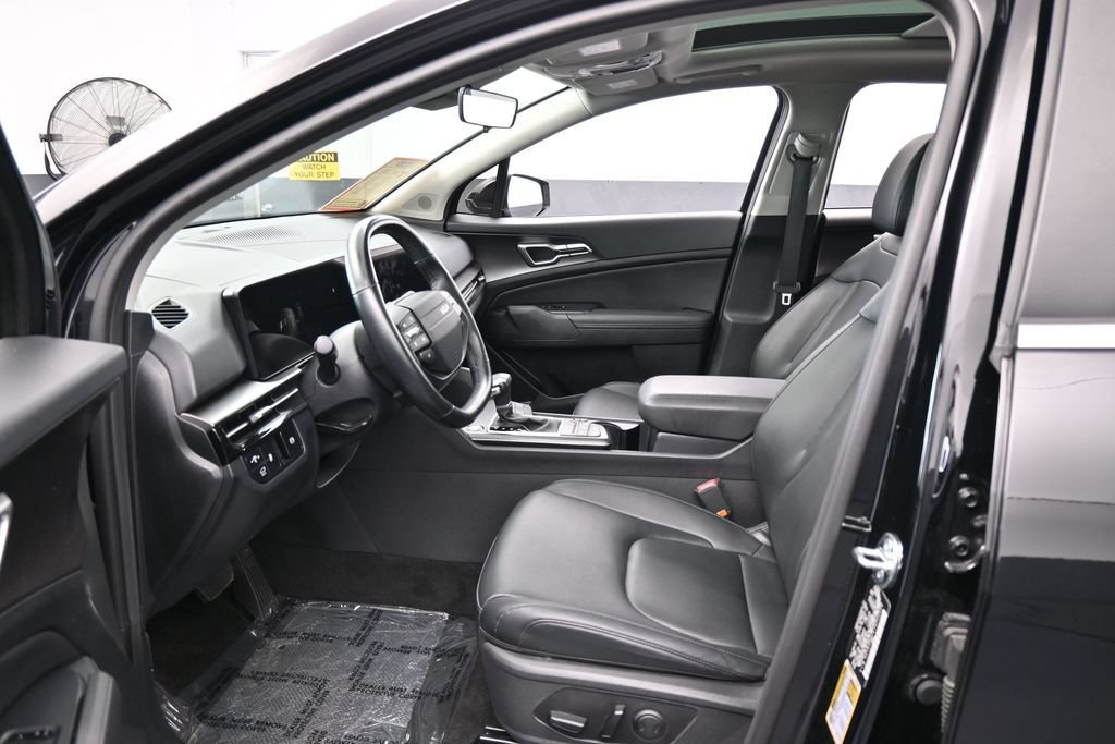 Used 2026 Kia Sportage EX w/ EX Panorama Roof Package FWD image 12