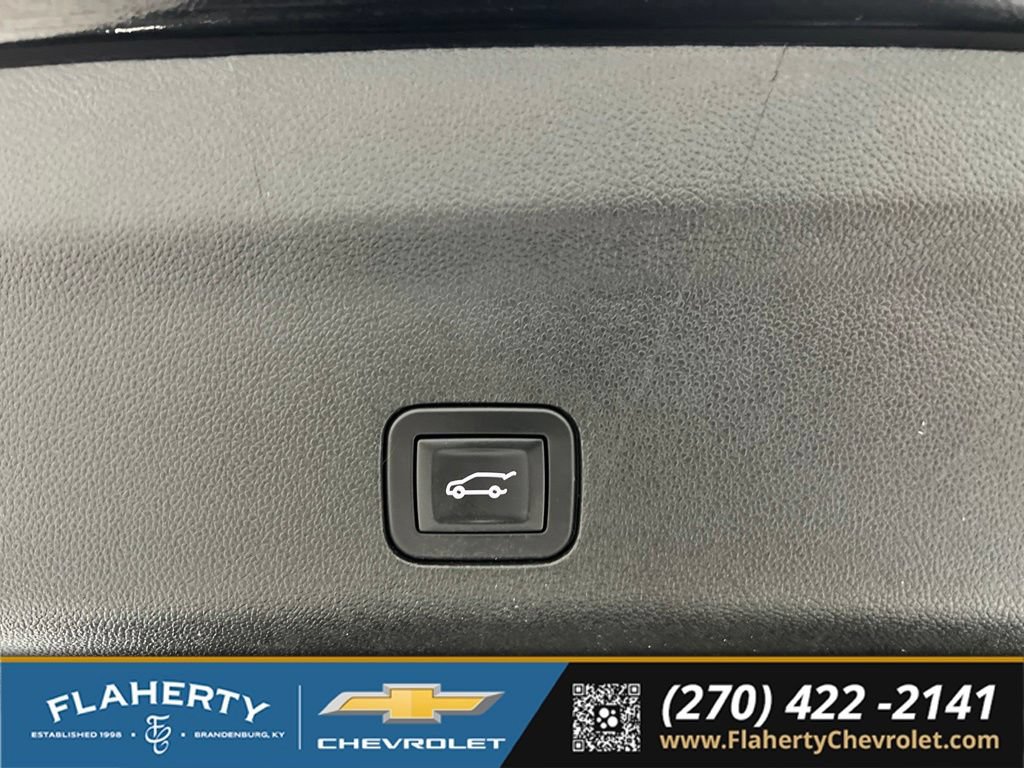 Used 2025 Chevrolet Suburban Z71 w/ Comfort Package AWD/4WD image 21