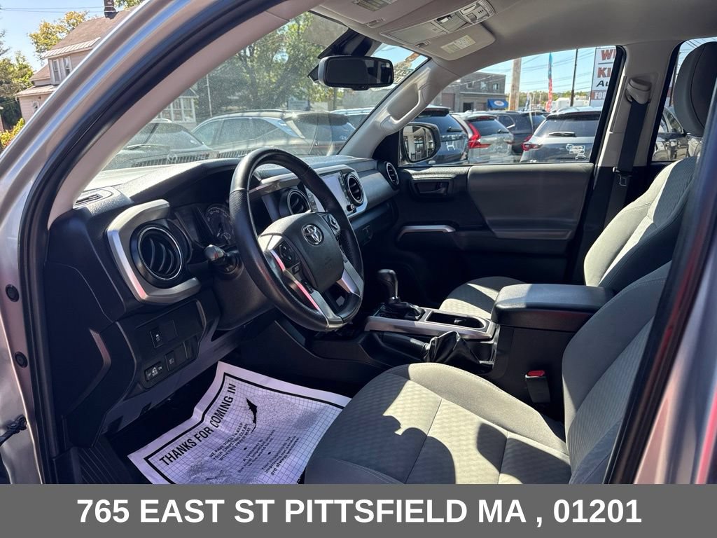 Used 2021 Toyota Tacoma SR5 AWD/4WD image 13