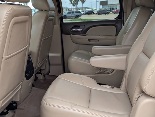 Used 2014 Chevrolet Suburban LTZ image 24