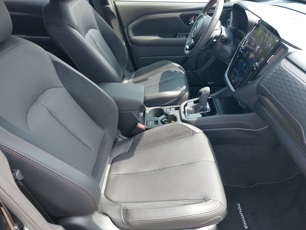 Used 2025 Subaru Forester Touring AWD/4WD image 10