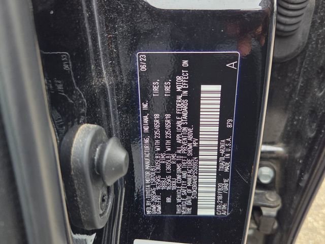 Used 2023 Toyota Highlander L image 6