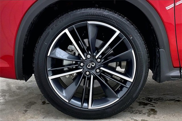 Certified 2024 INFINITI QX55 Essential image 10