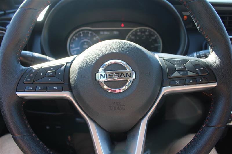 Used 2019 Nissan Kicks SR w/ SR Premium Package FWD image 11