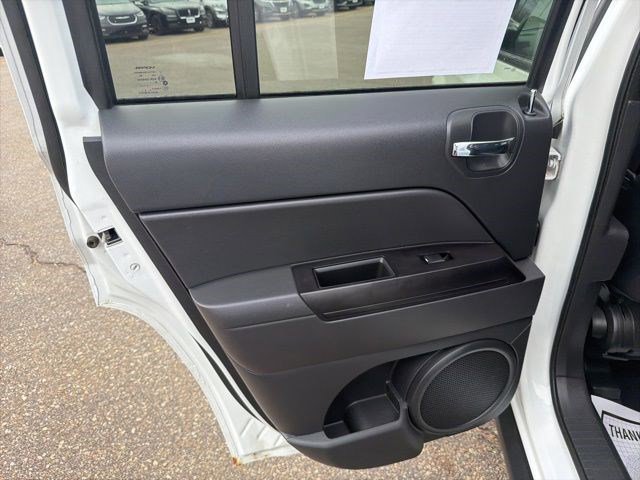 Used 2015 Jeep Patriot High Altitude image 12