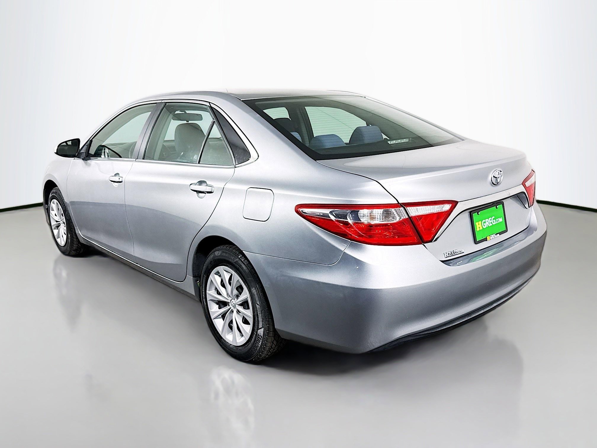 Used 2017 Toyota Camry LE image 7