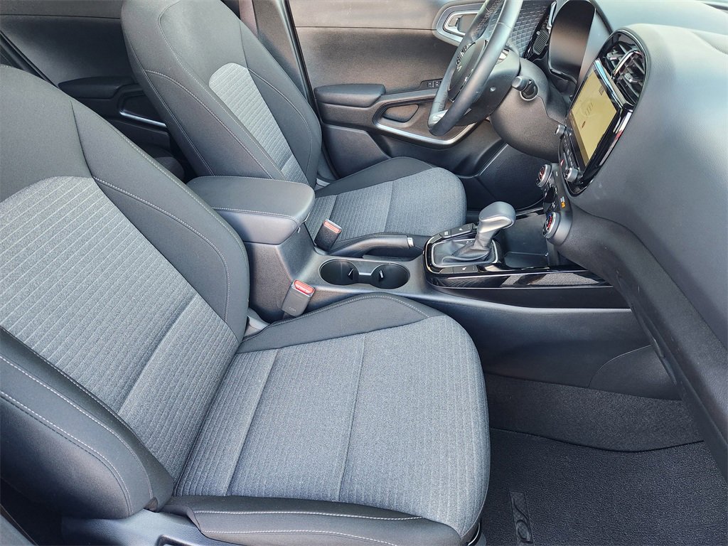 Used 2025 Kia Soul EX image 10