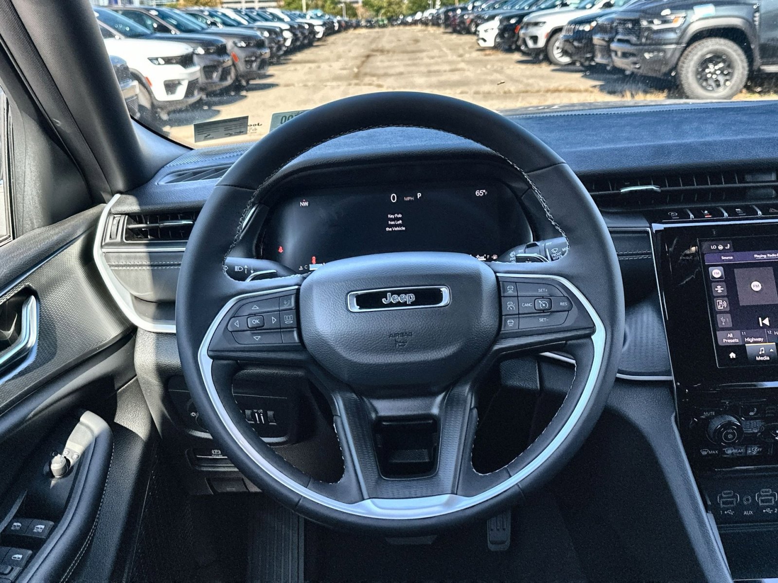 New 2025 Jeep Grand Cherokee Laredo X w/ Luxury Tech Group I image 16