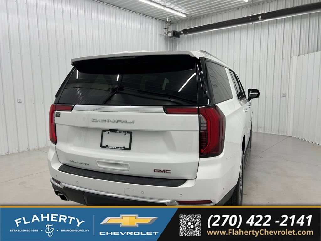 Used 2025 GMC Yukon XL Denali AWD/4WD image 3