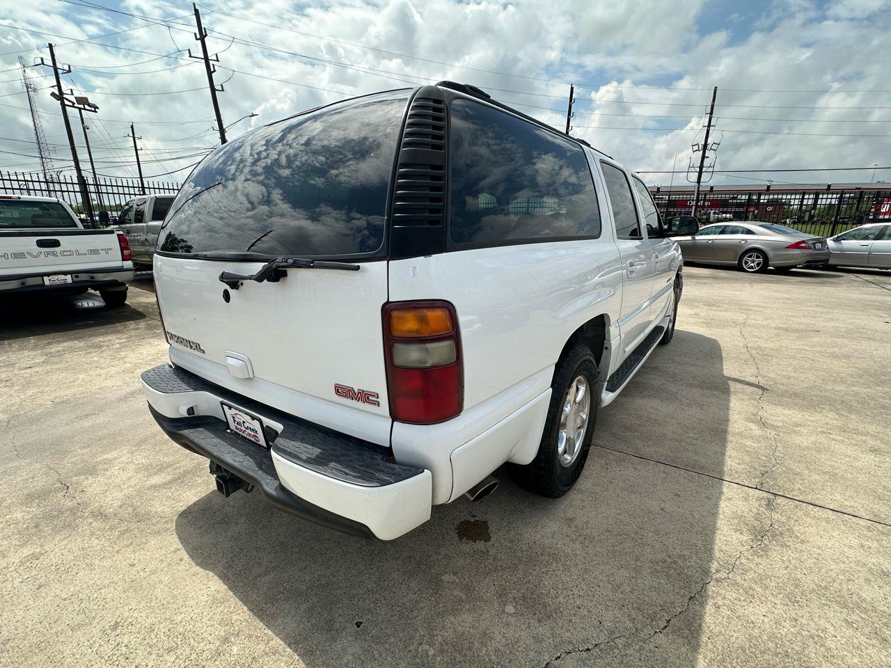 Used 2002 GMC Yukon XL Denali AWD/4WD image 5