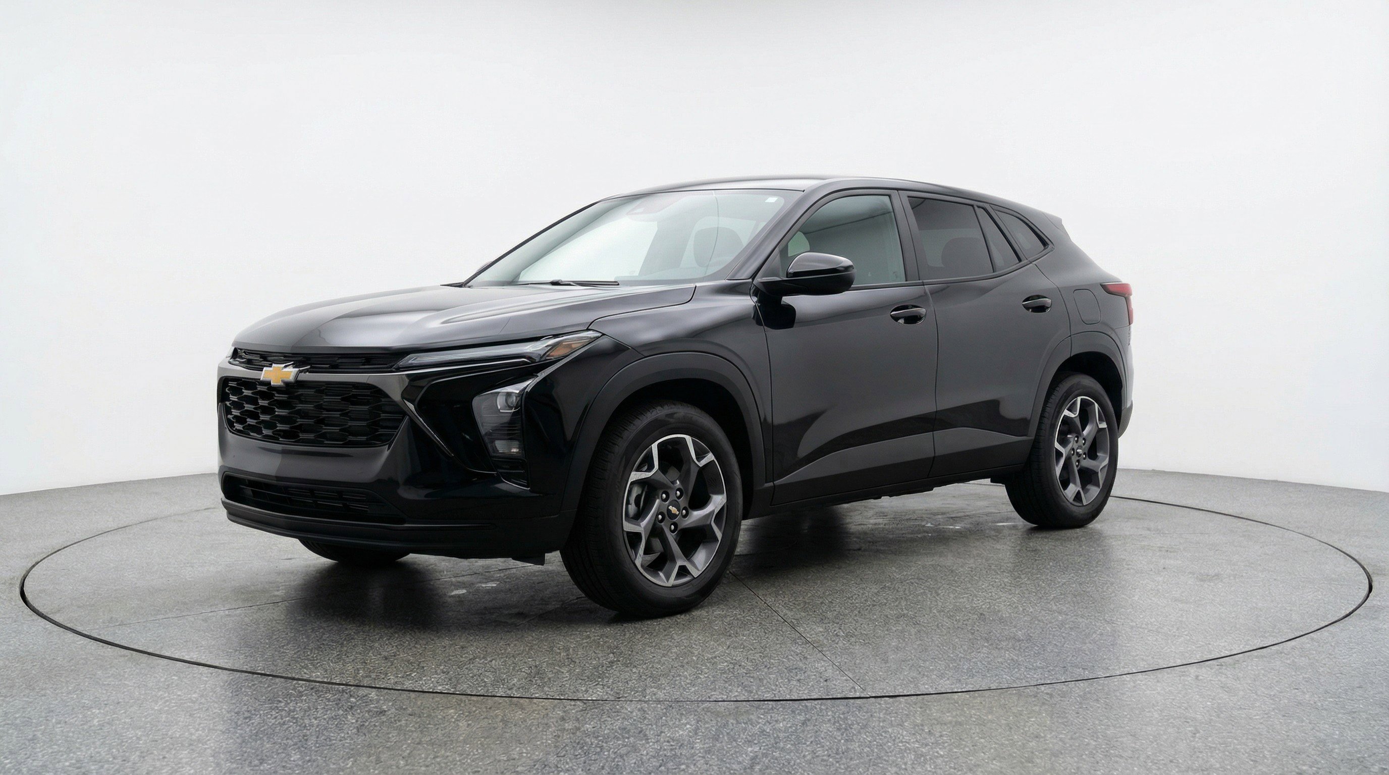 Used 2025 Chevrolet Trax LT image 3