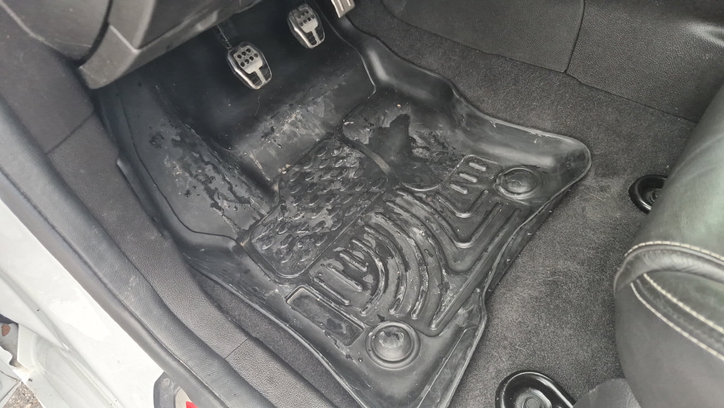 Used 2016 Ford Focus ST w/ Equipment Group 402A FWD image 13