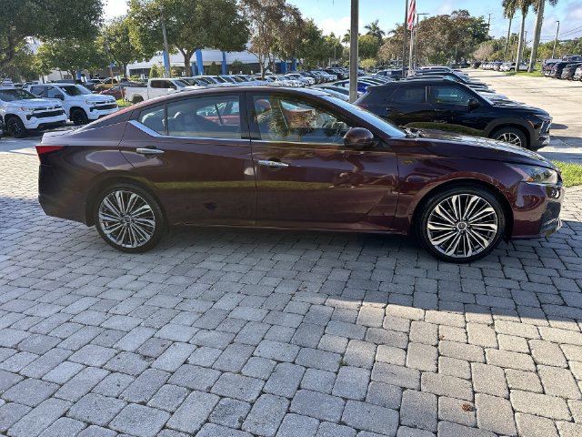 Used 2023 Nissan Altima 2.5 SL FWD image 14