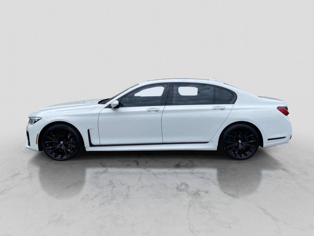 Used 2022 BMW 750i xDrive w/ Executive Package AWD/4WD image 2