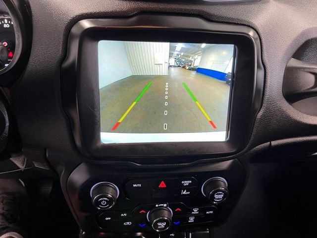 Used 2023 Jeep Renegade Latitude AWD/4WD image 28