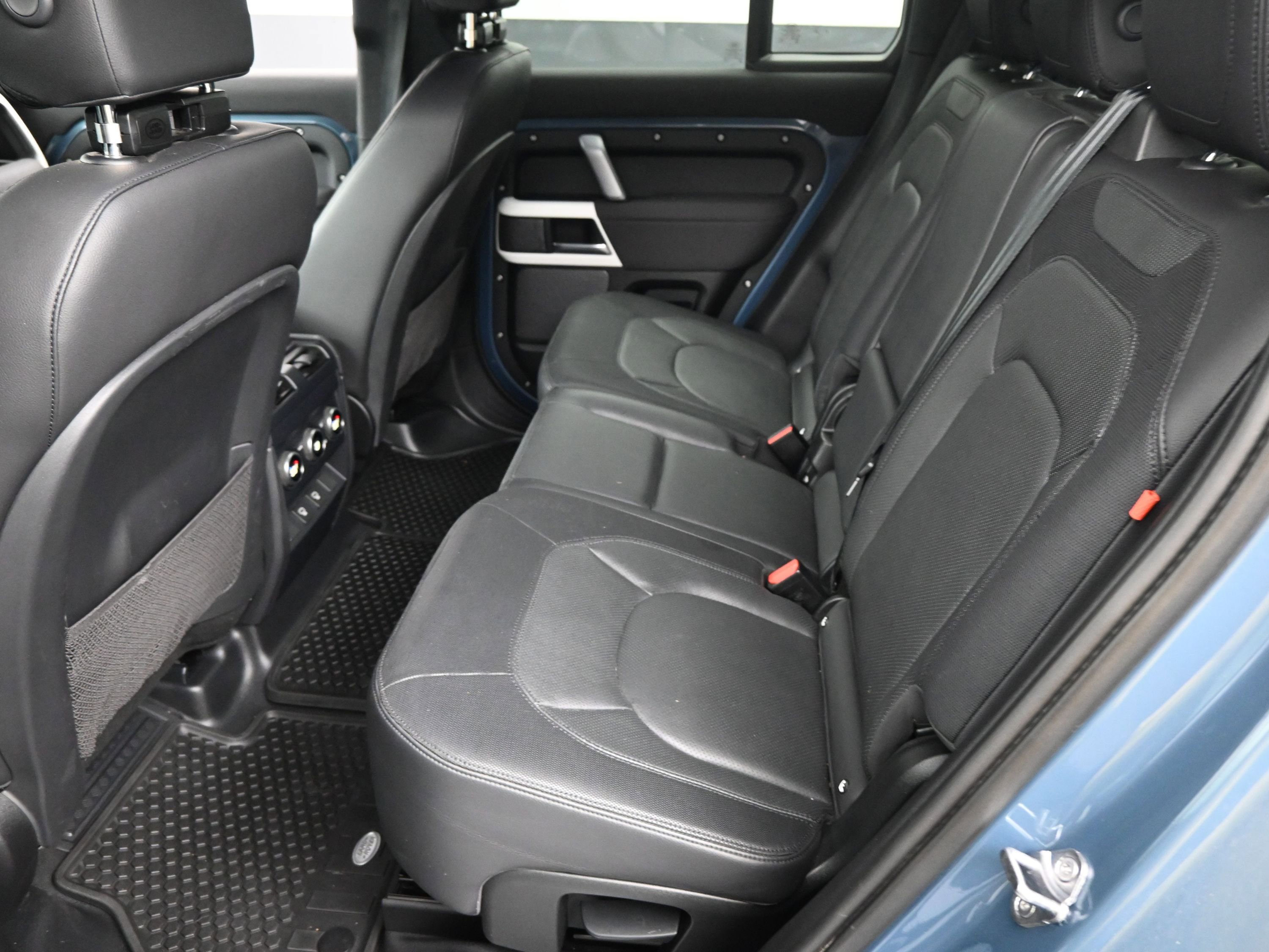 Certified 2023 Land Rover Defender 110 X-Dynamic SE image 6