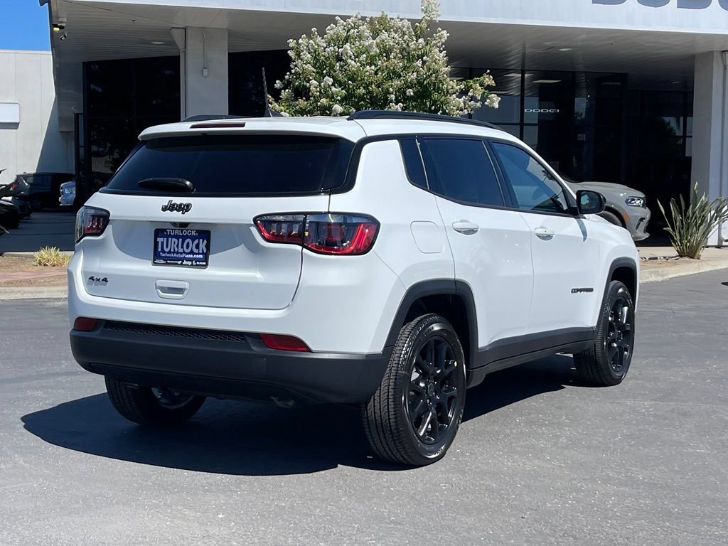 New 2026 Jeep Compass Latitude AWD/4WD image 4