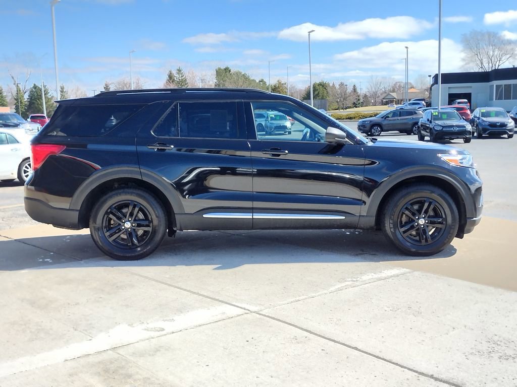 Used 2020 Ford Explorer XLT w/ Equipment Group 202A image 13