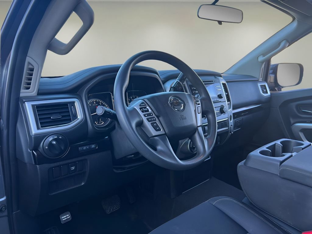 Used 2018 Nissan Titan Platinum Reserve image 11